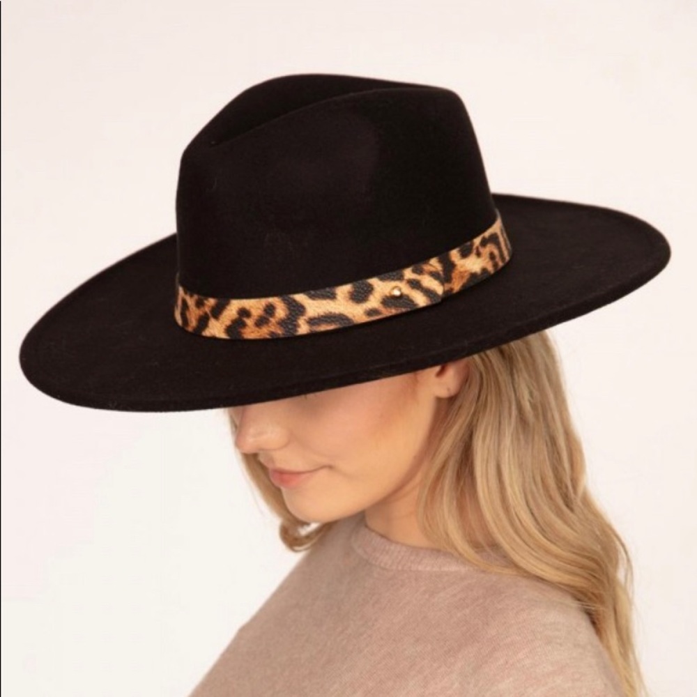 Black felt Panama Hat featuring faux animal print leather band.